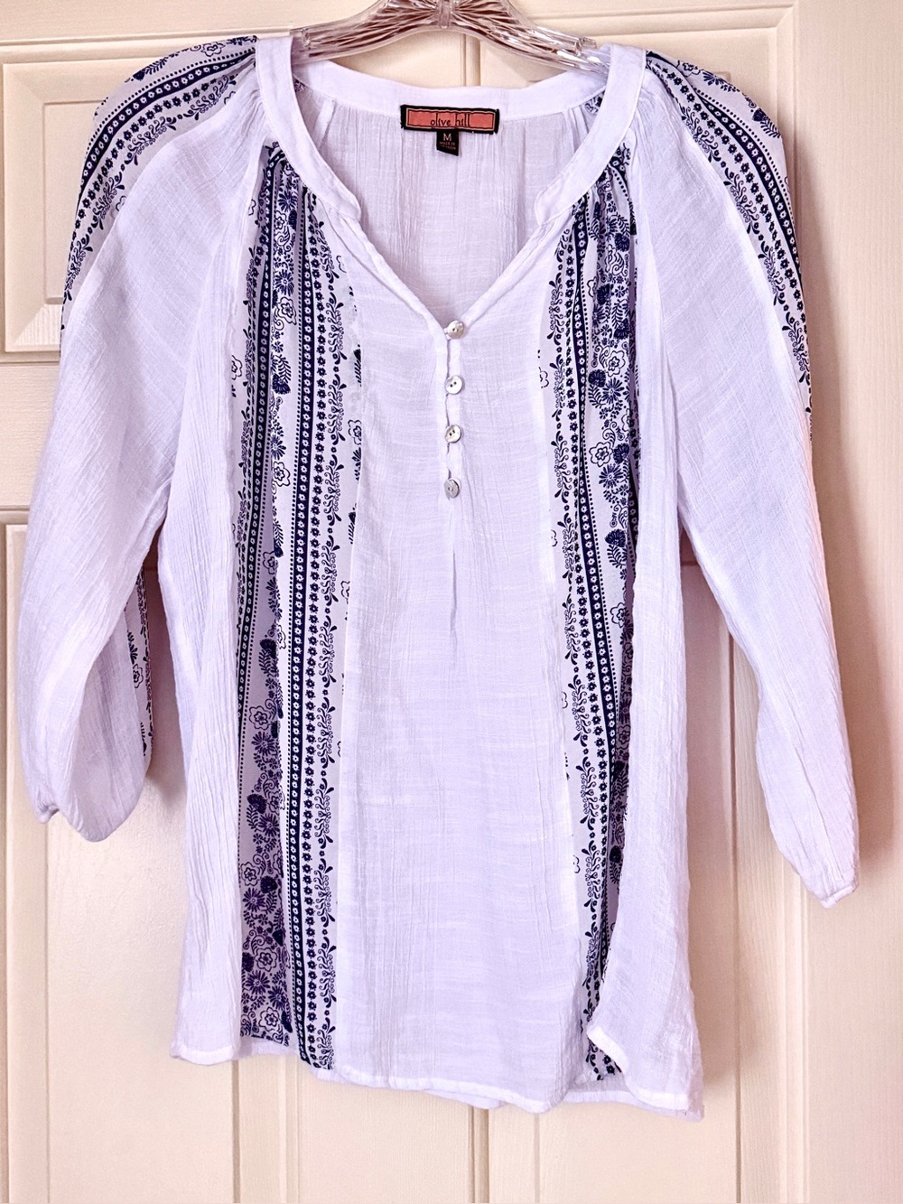 Olive Hill Blue & White Floral Boho Peasant Blouse Henley Split V-Neck Medium